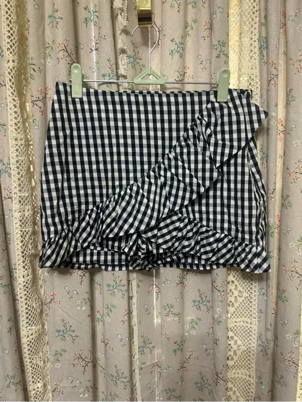 Saks Fifth Avenue Gingham Ruffle Wrap Skort Skirt‎ Black White M
